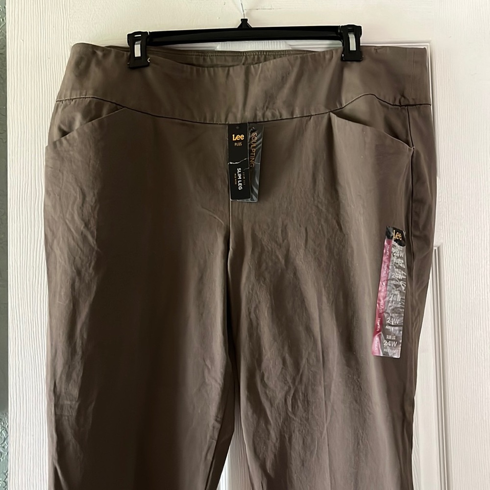 Lee sculpting slim leg pants size 24w
